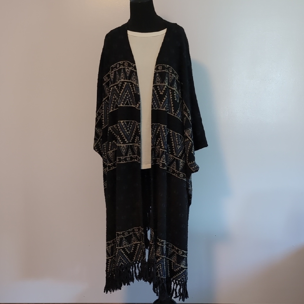 Urban Outfitters / Ecote Geometric Fringe Poncho in dark blue